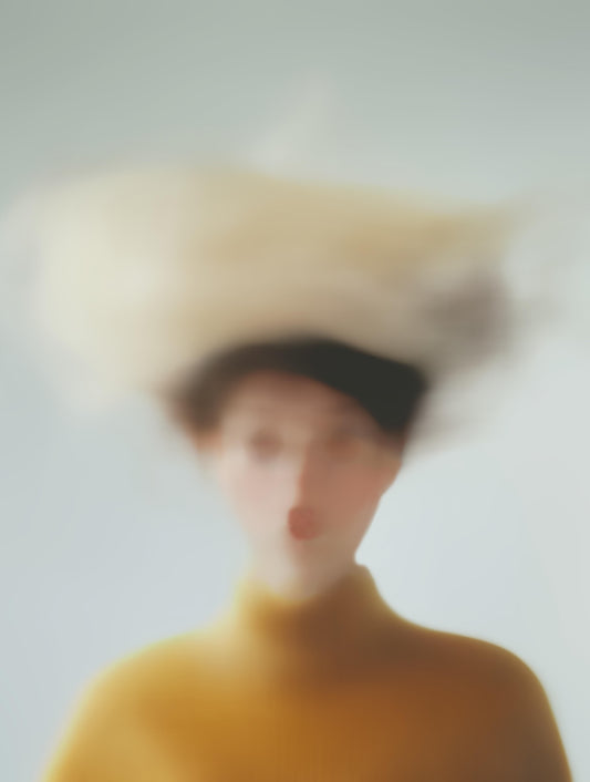 Yellow pullover, Maske-serien, diffuse portretter, minimalistisk, abstrakt